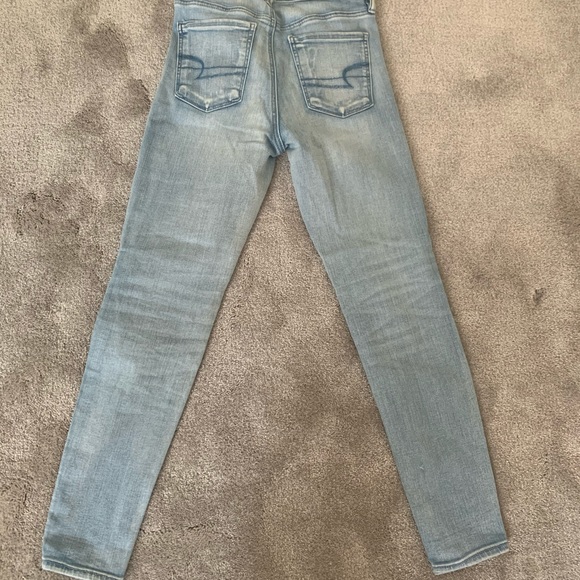 American Eagle jeans. Light washed jeans. - Picture 4 of 9